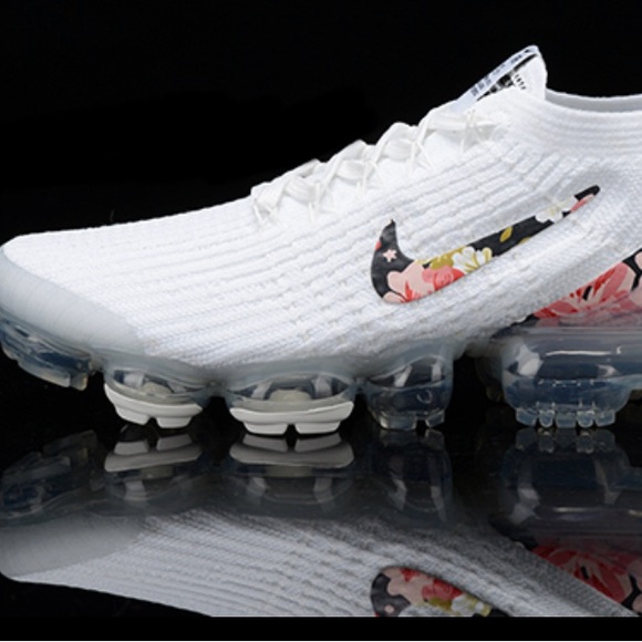 Nike Women's White and Floral Athletic Shoes - Picture 4 of 8